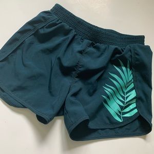 Girls Old navy active shorts size 10/12.